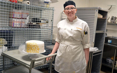 Erin Mangan and Wedding Cake project